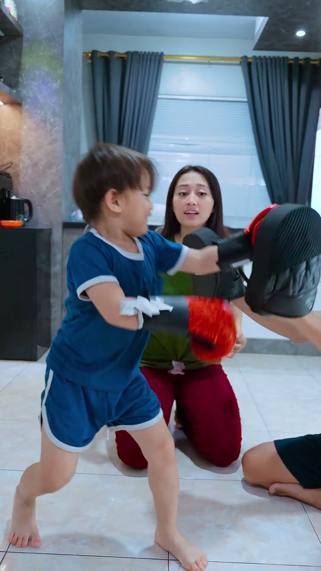 Abew Latihan Tinju Malah Papoy Yang Kena #alethaabew